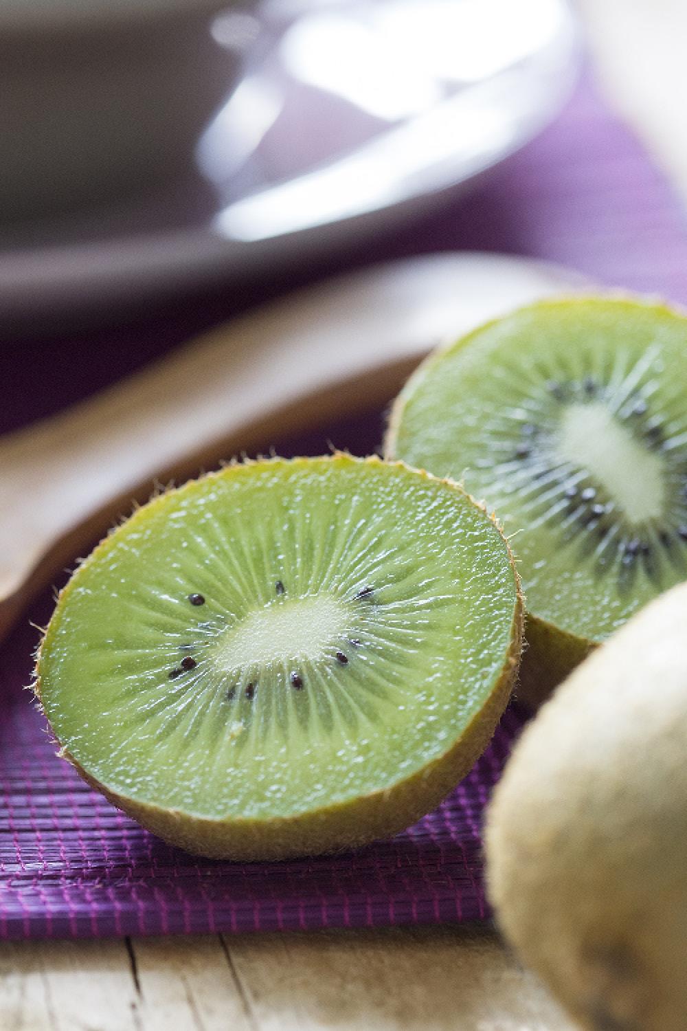 calorias frutas kiwi