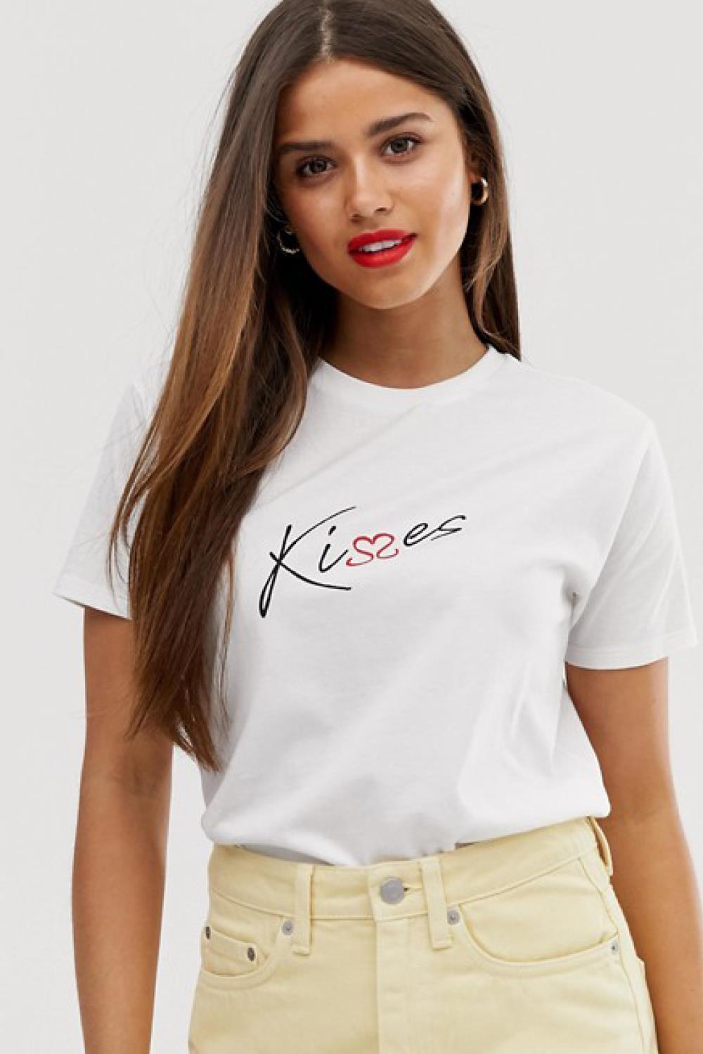 laura matamoros look casual camiseta kisses asos 12,99€
