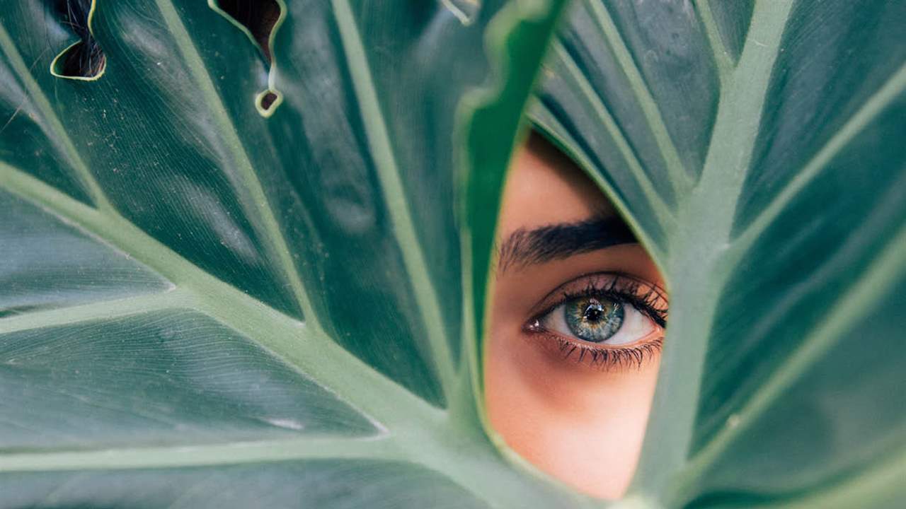 Verdades y mentiras sobre el contorno de ojos: cómo se usa y cuál es mejor