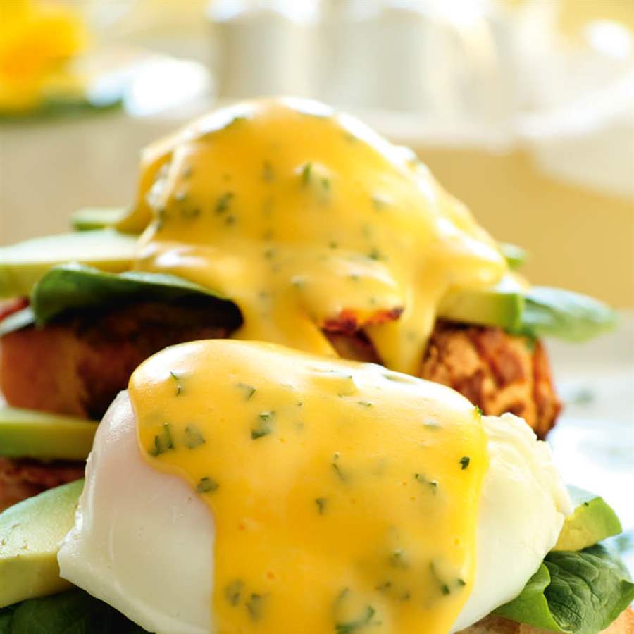 Huevos benedictine bajos en calorías