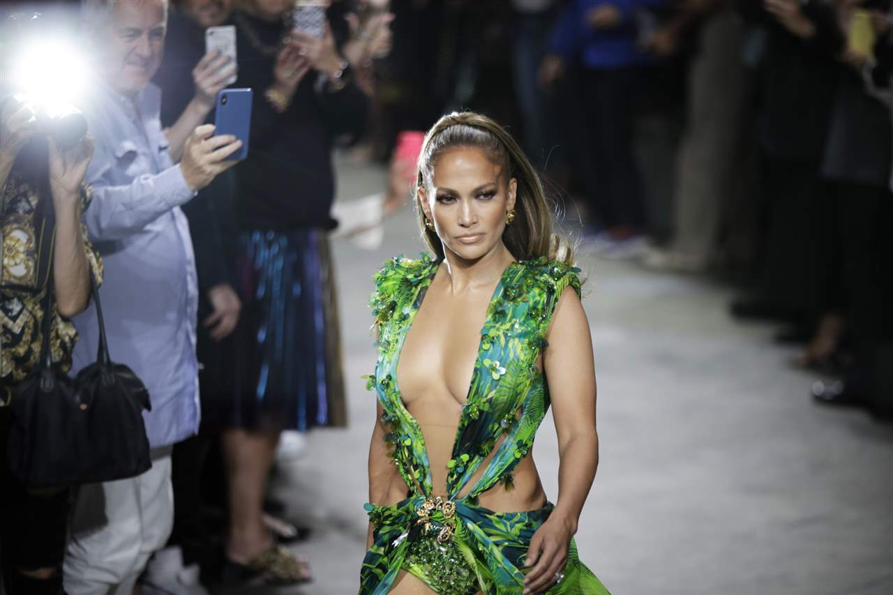 Jennifer Lopez vestido Versace