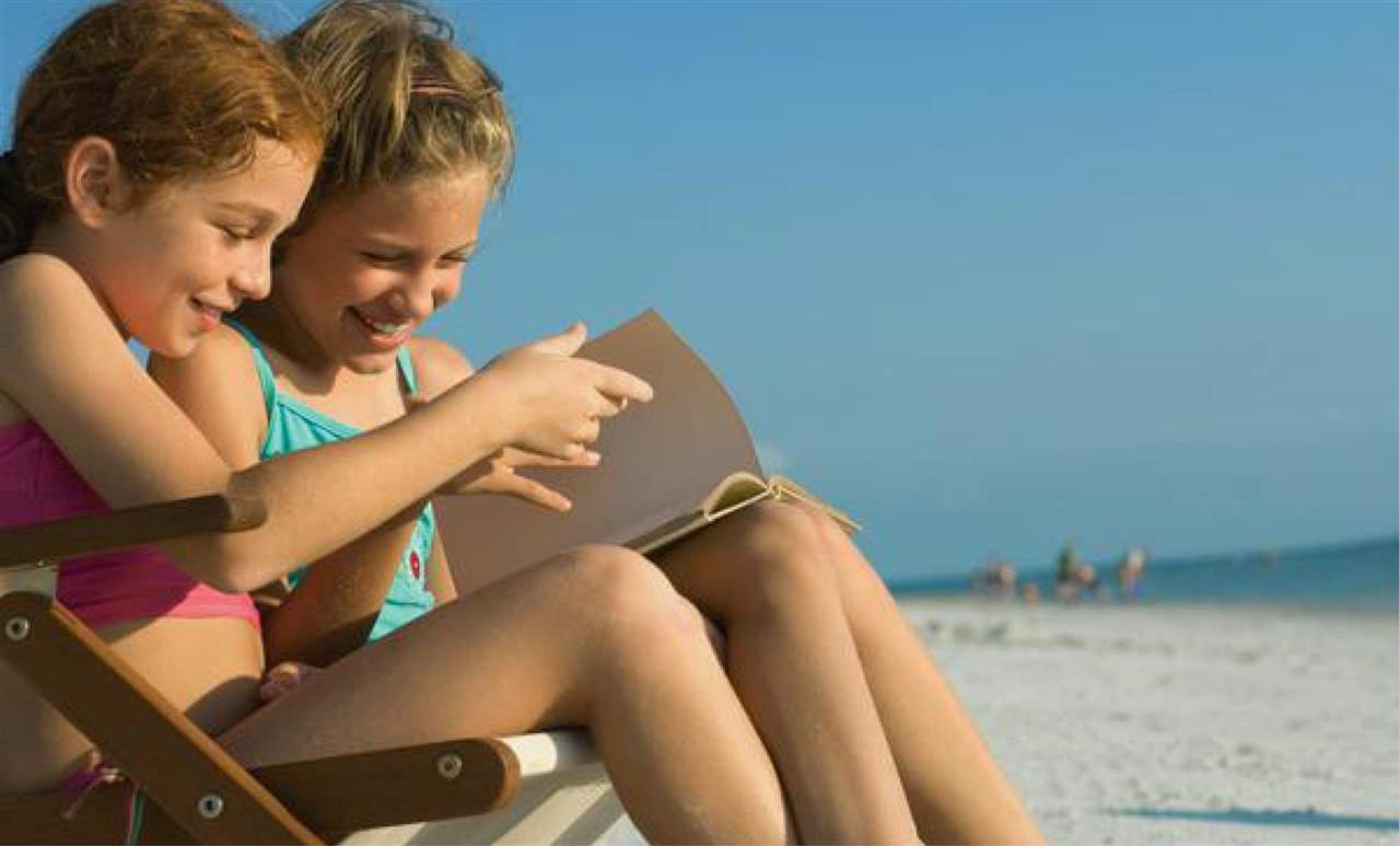 libros para niños verano niñas tumbona playa
