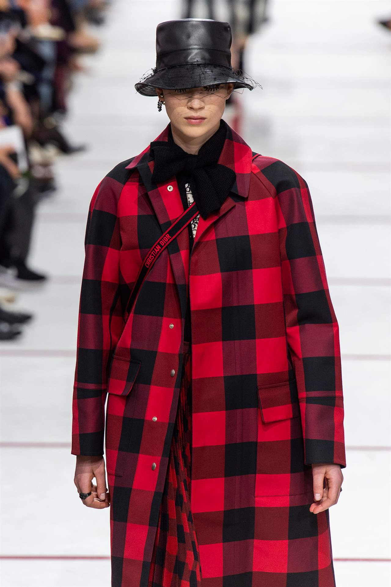 Refrescante once artería Este abrigo que parece de Dior en realidad es de Primark y cuesta solo 40€