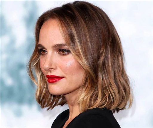 Natalie Portman smoky gold pelo