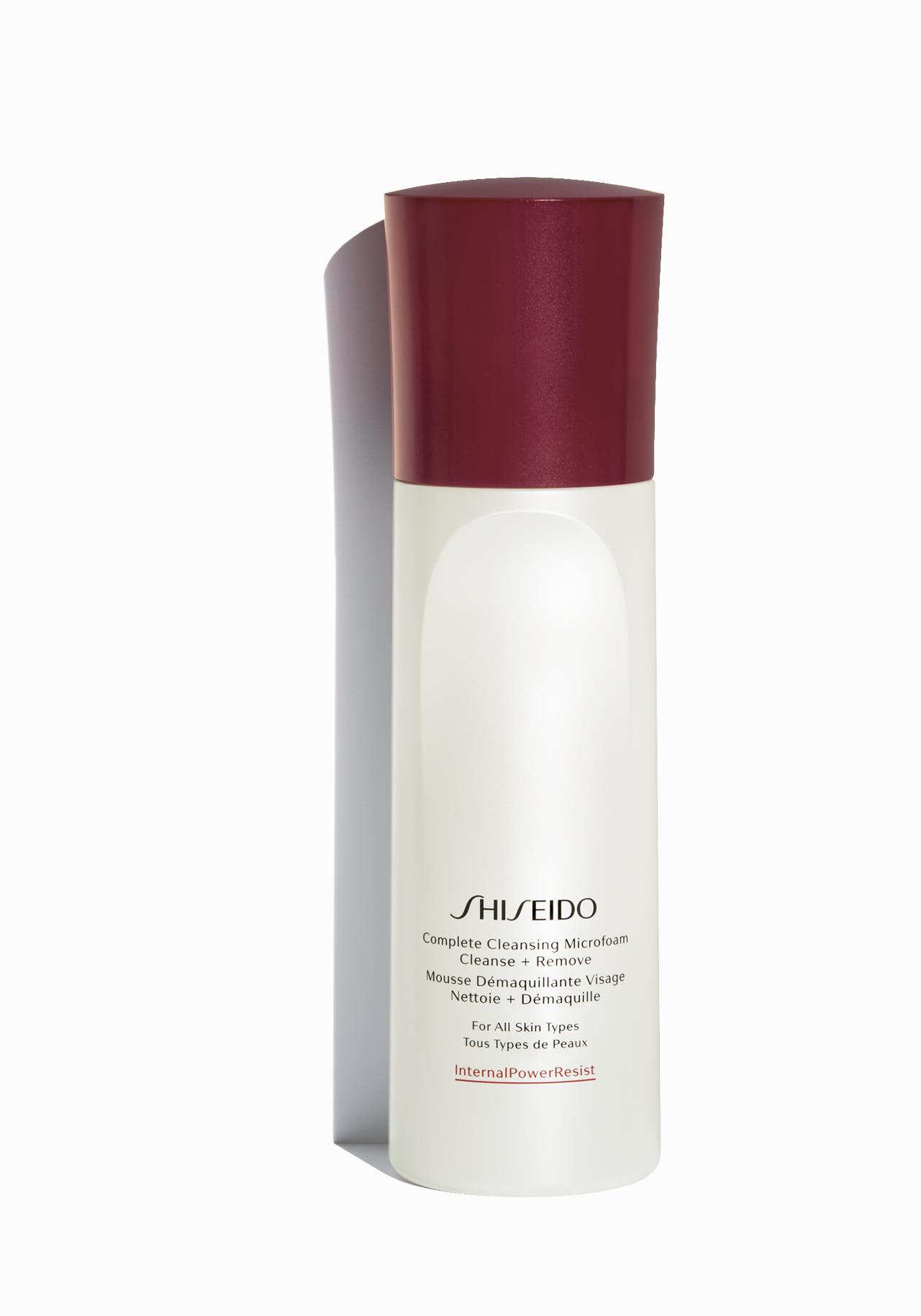 Espuma limpiadora Complete Cleansing Microfoam de Shiseido Los 7 desmaquillantes más rápidos y eficaces para "el día después" 2019