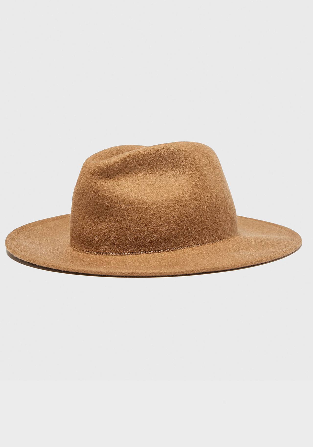 Sombrero de ala en color camel