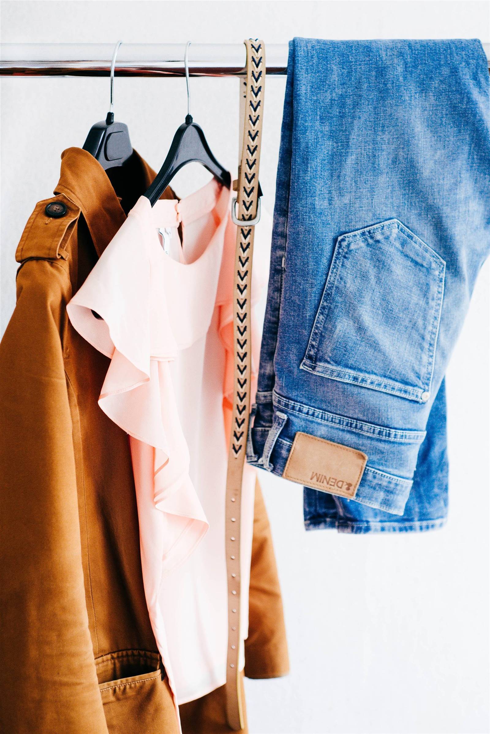 Organiza la ropa que no usas pero necesitas guardar