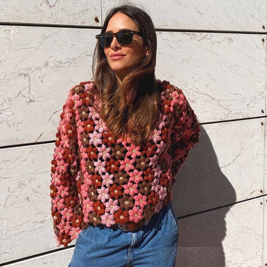 Crochet y flores: la combinación top del nuevo jersey viral de Zara que ya tiene Rocío Osorno (y que es así de bonito)