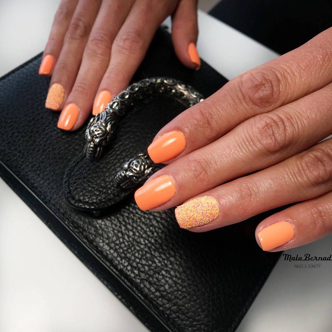 La última tendencia en uñas este verano la manicura francesa en varios  colores  Belleza