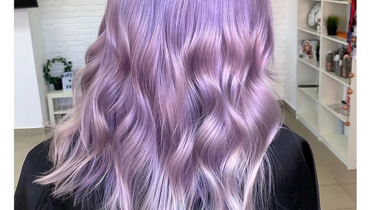 Adiós Smokey violet. Atrévete con el nuevo color de pelo lila: Lavender hair