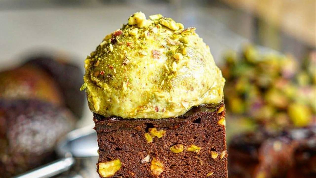 Visto en Instagram: receta de brownie de aguacate, chocolate y pistachos