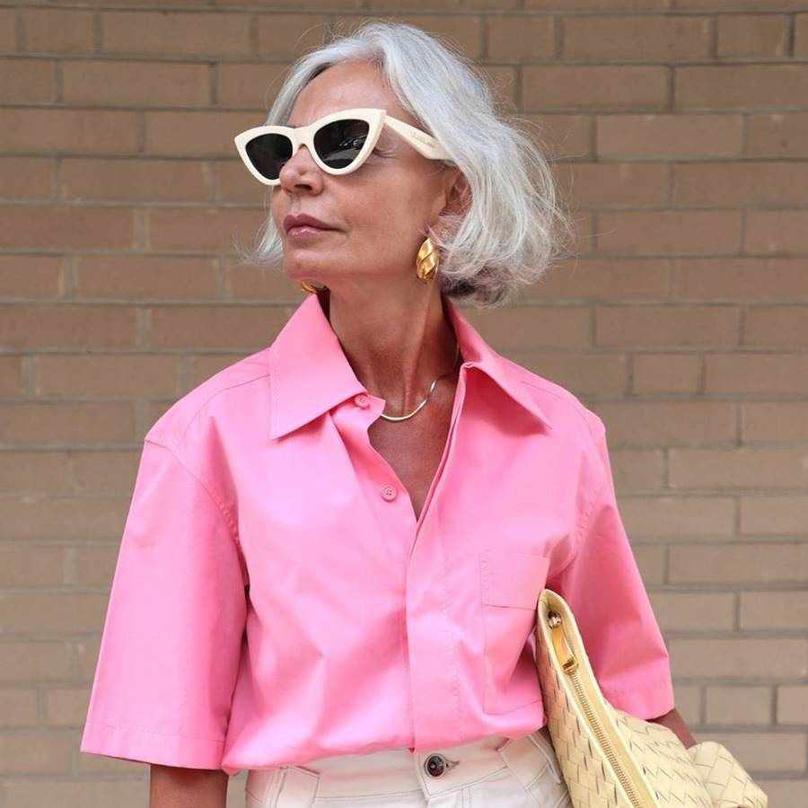 Las prendas que las mujeres de más de 50 años están comprando de rebajas