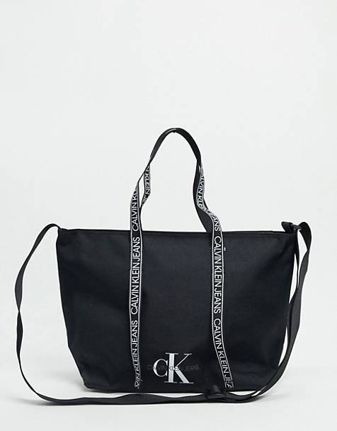 Bolso negro de Calvin Klein