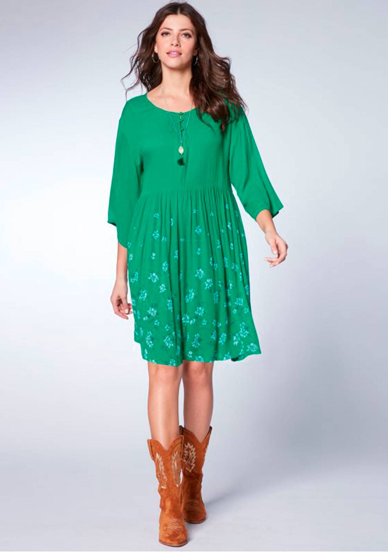 Vestido verde con falda estampada