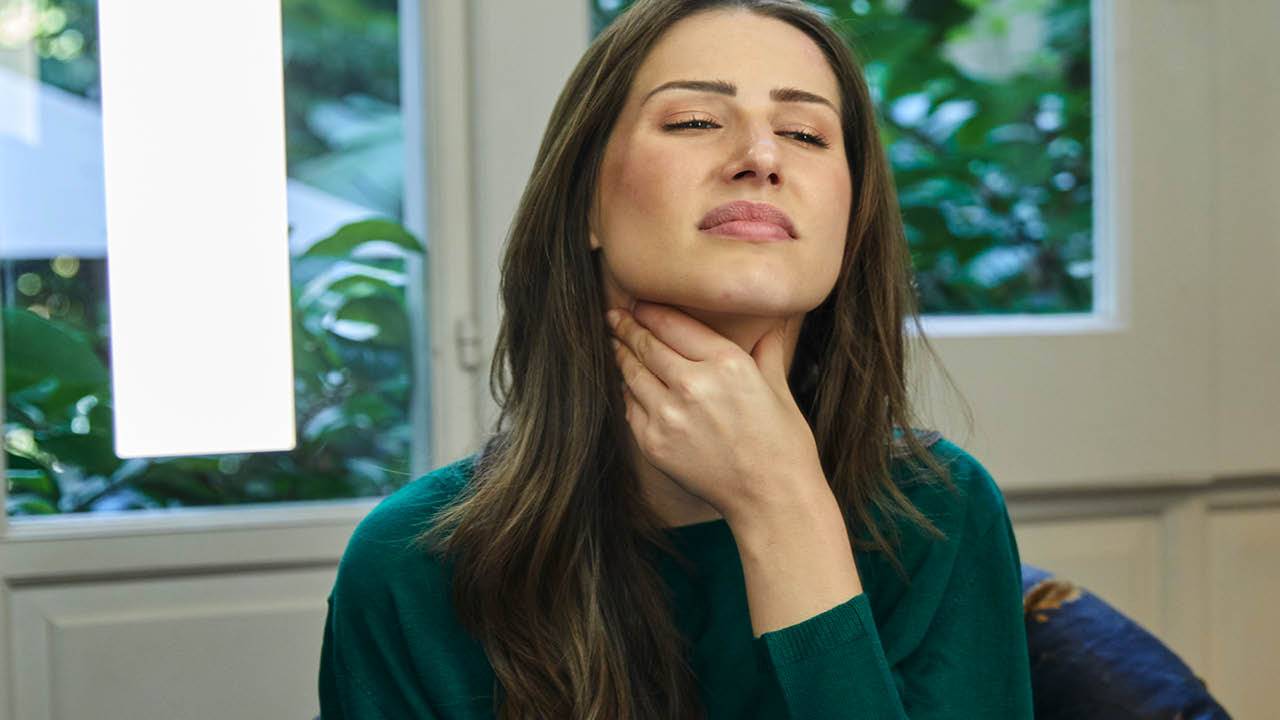 ¿Dolor garganta? Descubre qué tomar según tus síntomas