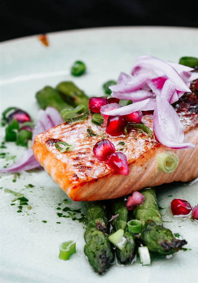 dieta para bajar de peso economica y sin cocinar salmon plancha esparragos