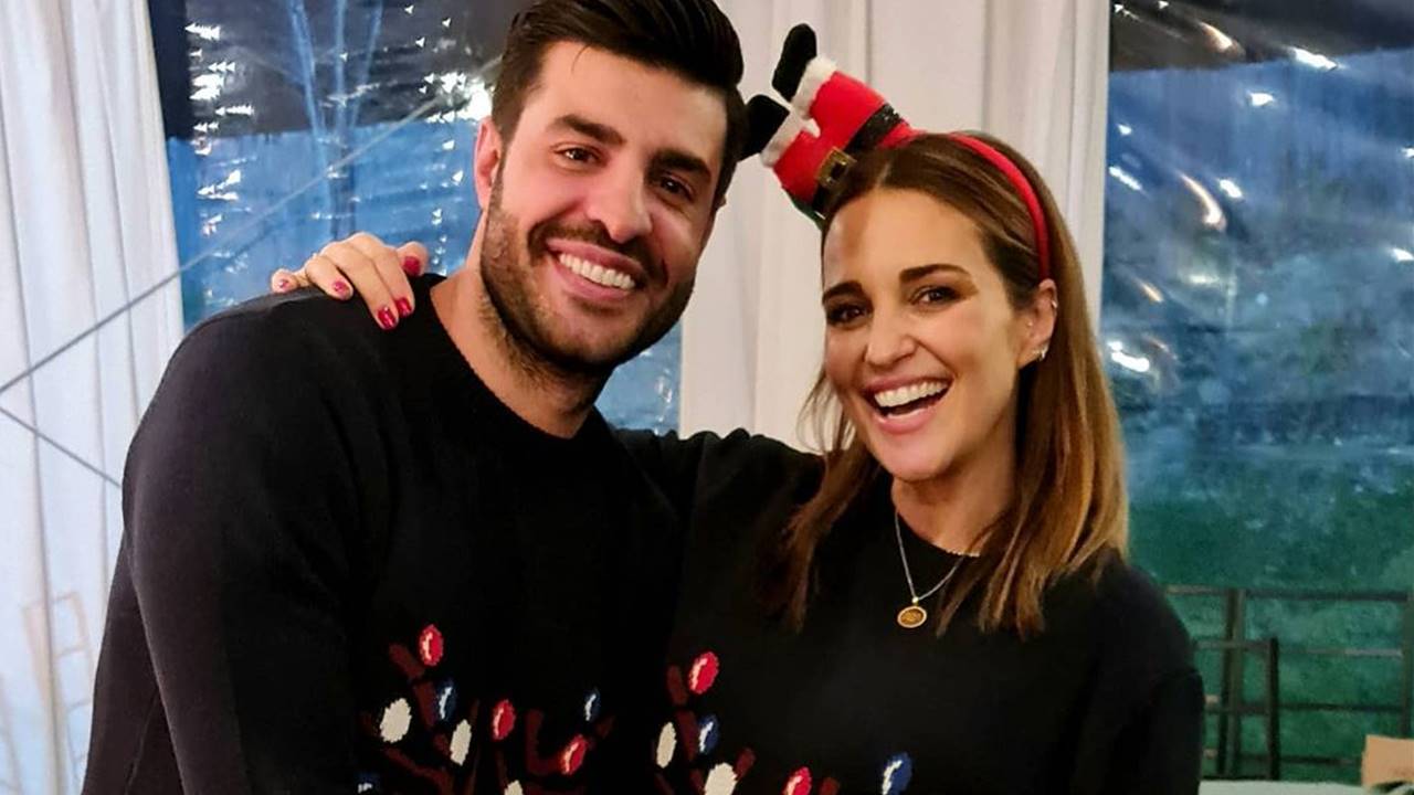 El jersey navideño de Paula Echevarría y Miguel Torres (y otras opciones unisex cuquis)