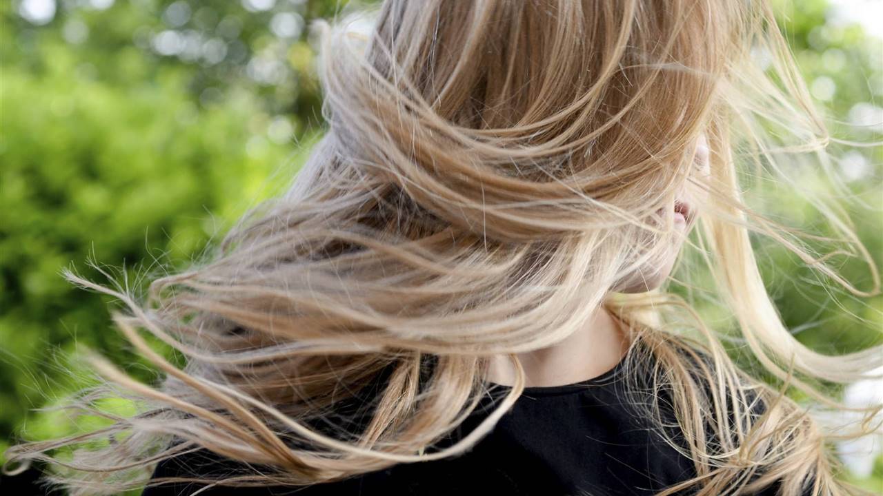 Violette Blonde: las mechas para pelo rubio que más veremos en 2021
