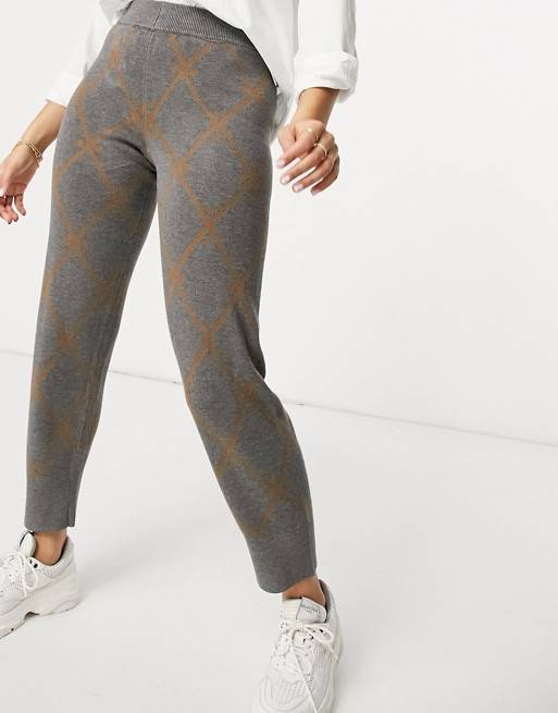Pantalones grises y marrones de punto con diseño a rombos de Y.A.S (parte de un conjunto)