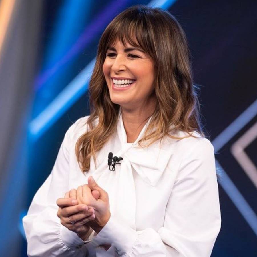 Nuria Roca arrasa con esta blusa blanca de firma gallega en su debut como presentadora de 'El Hormiguero'