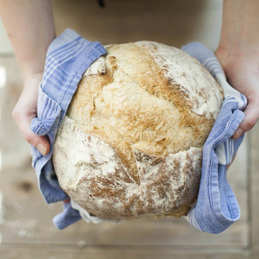 Cómo hacer pan casero: receta para principiantes fácil y rápida