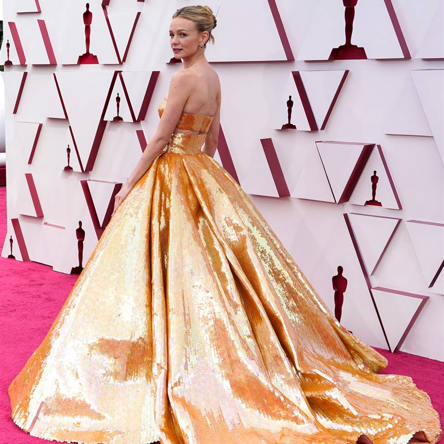 Los 10 vestidos más bonitos de los Oscar 2021