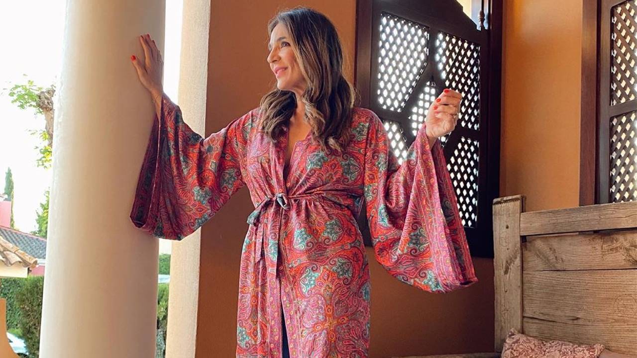Raquel Bollo y la combinación ganadora para primavera: kimono y vaqueros wide leg 