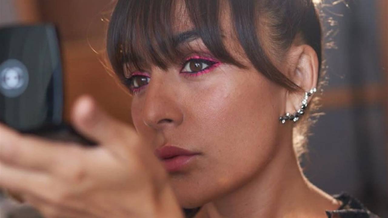 El eyeliner fucsia de Candela Peña es LA TENDENCIA en maquillaje del 2021 (y la que más rejuvenece)