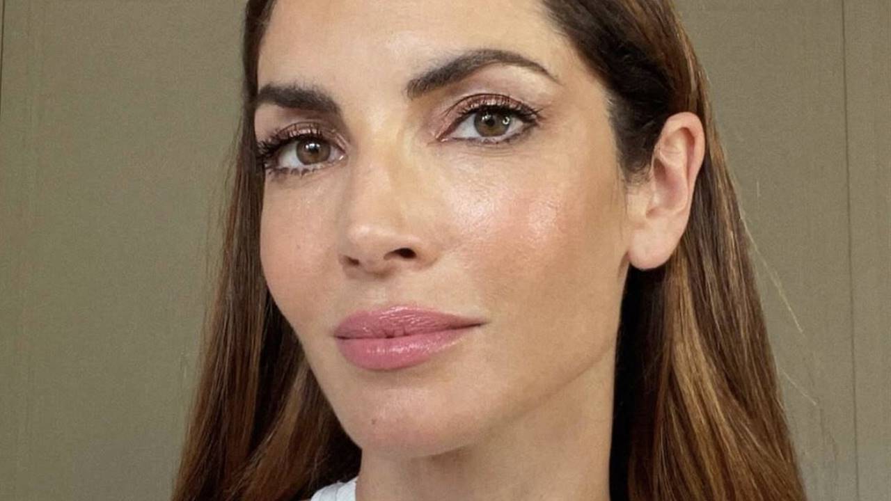 Makeup natural: Eugenia Silva adora este corrector iluminador que cubre e hidrata un montón
