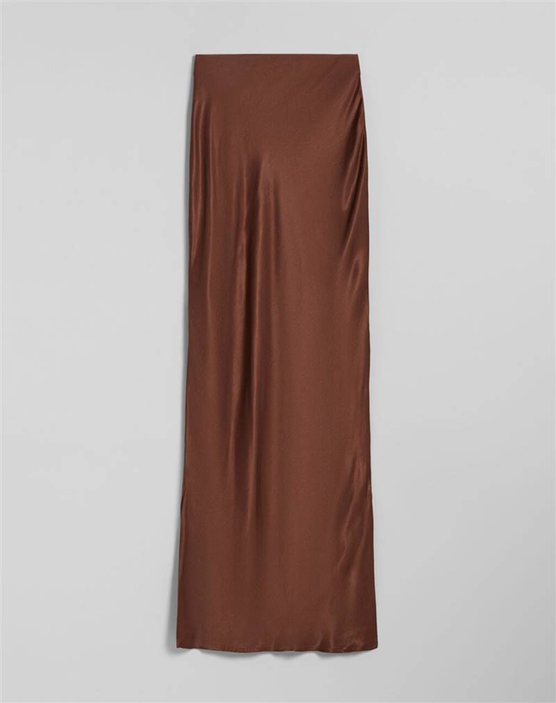 Falda larga satinada marrón Bershka