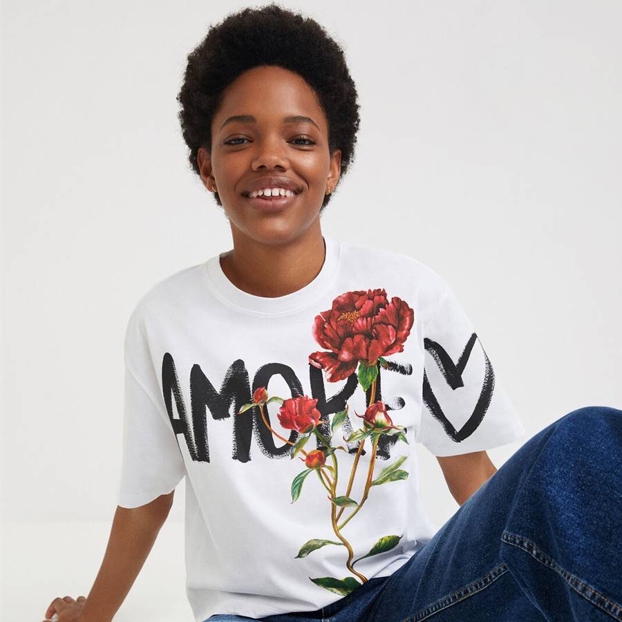 15 camisetas básicas de mujer para combinar con cualquier look