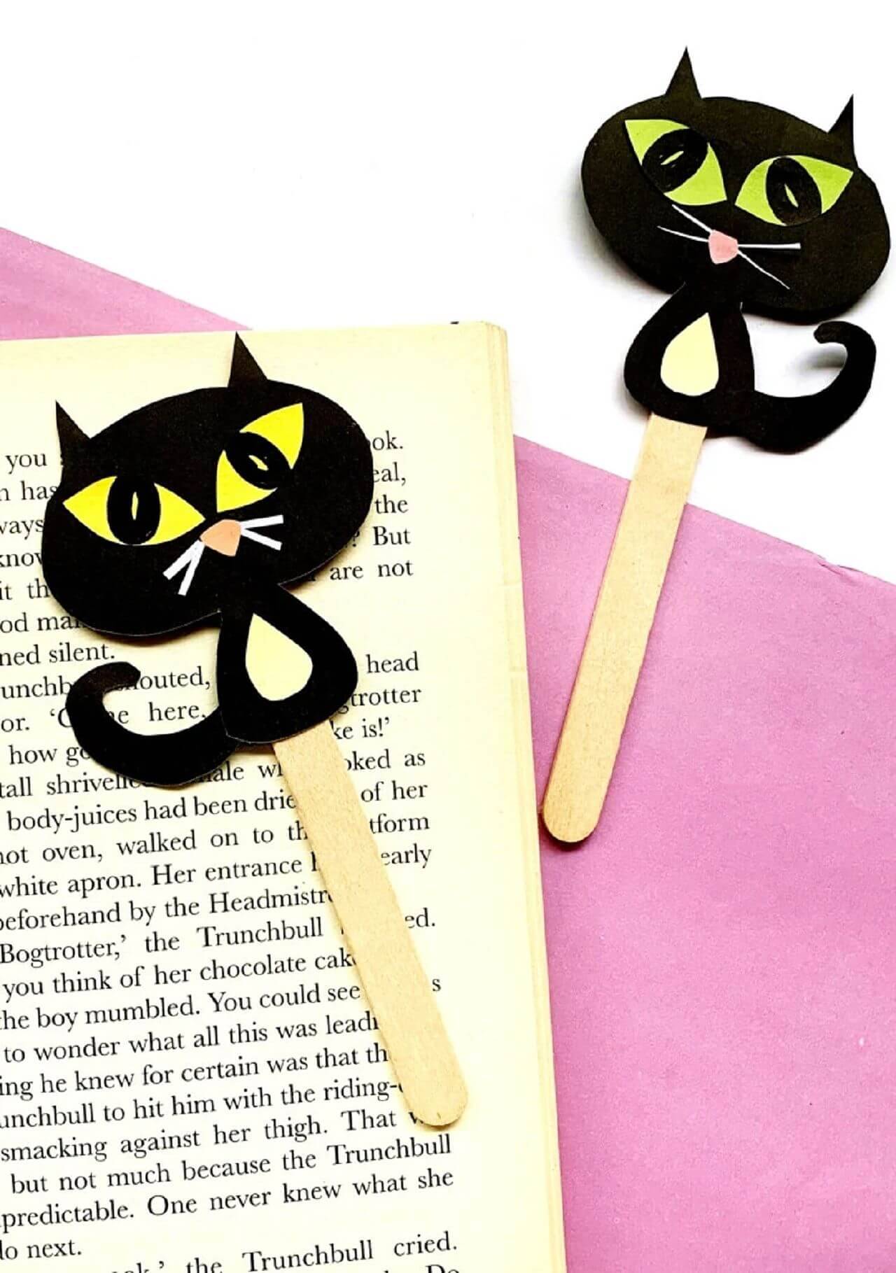 Manualidades Halloween: gato negro marcador