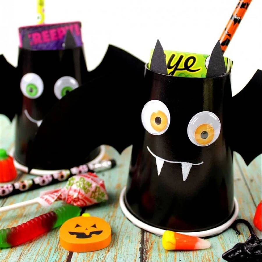 Manualidades Halloween: murciélagos para chuches