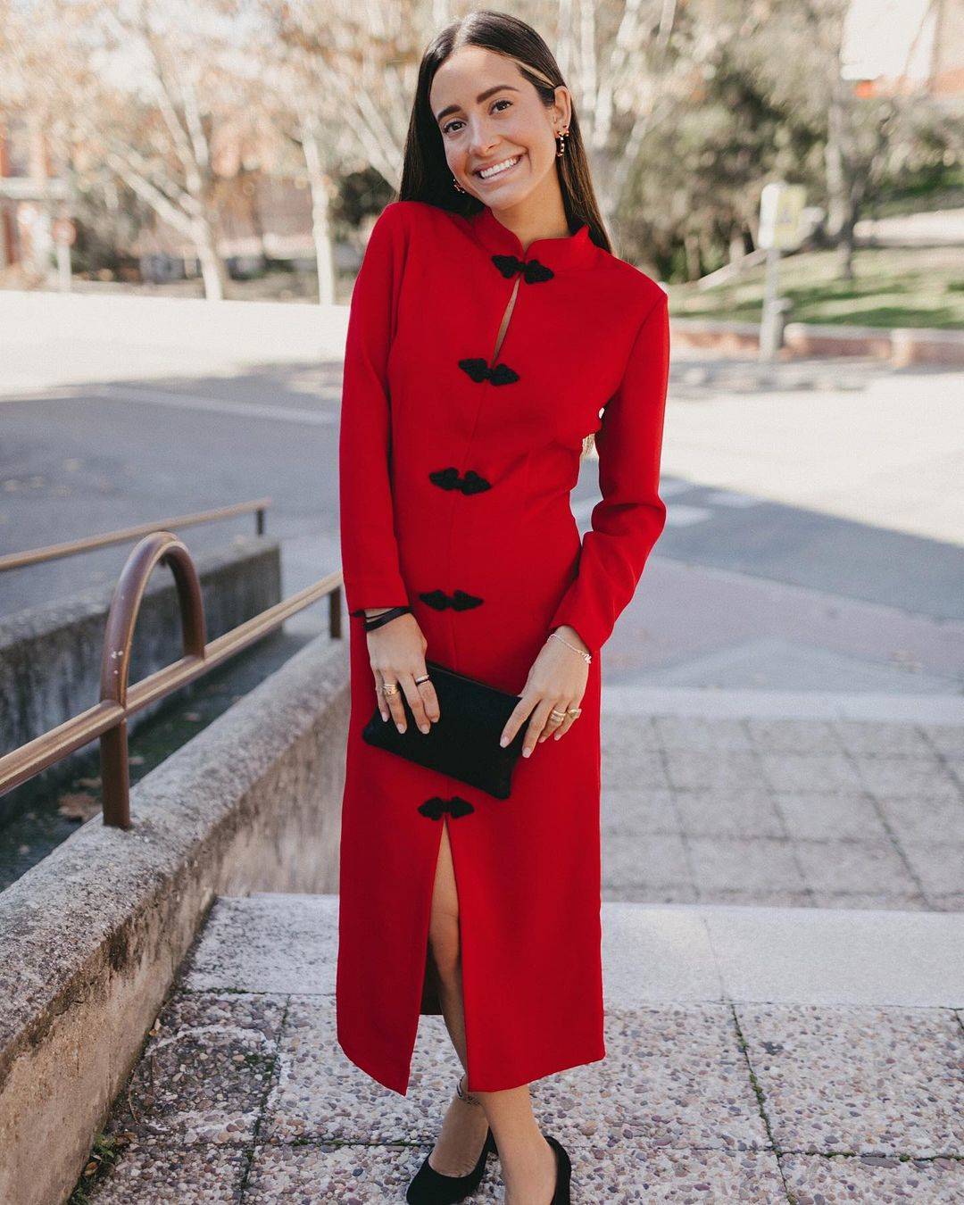Cómo combinar un vestido rojo con estilo