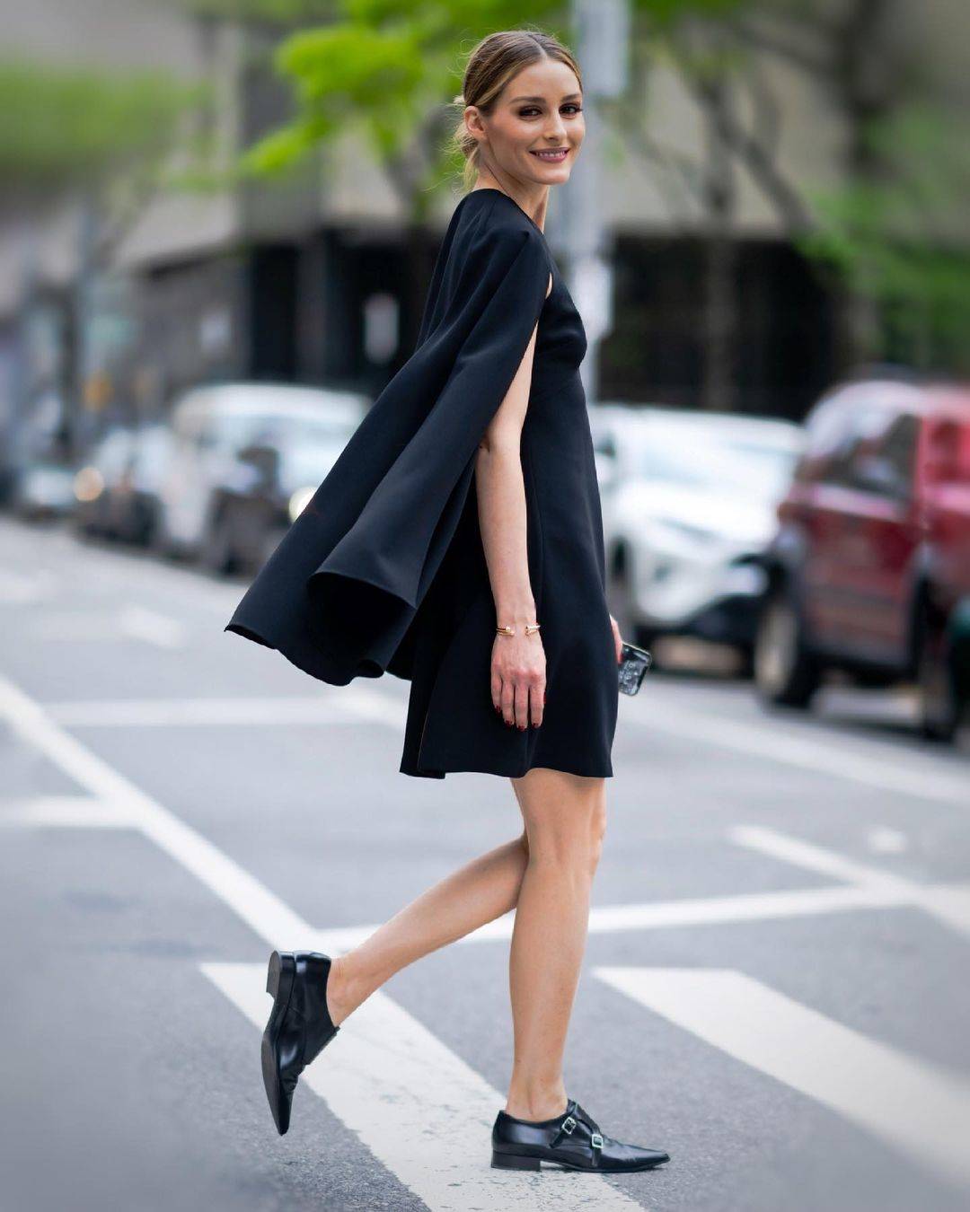 Nota Peatonal Comparar Cómo combinar un vestido negro: los trucos de moda definitivos