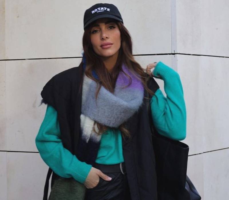 Rocío Osorno tiene la fórmula llevar el chaleco largo de moda