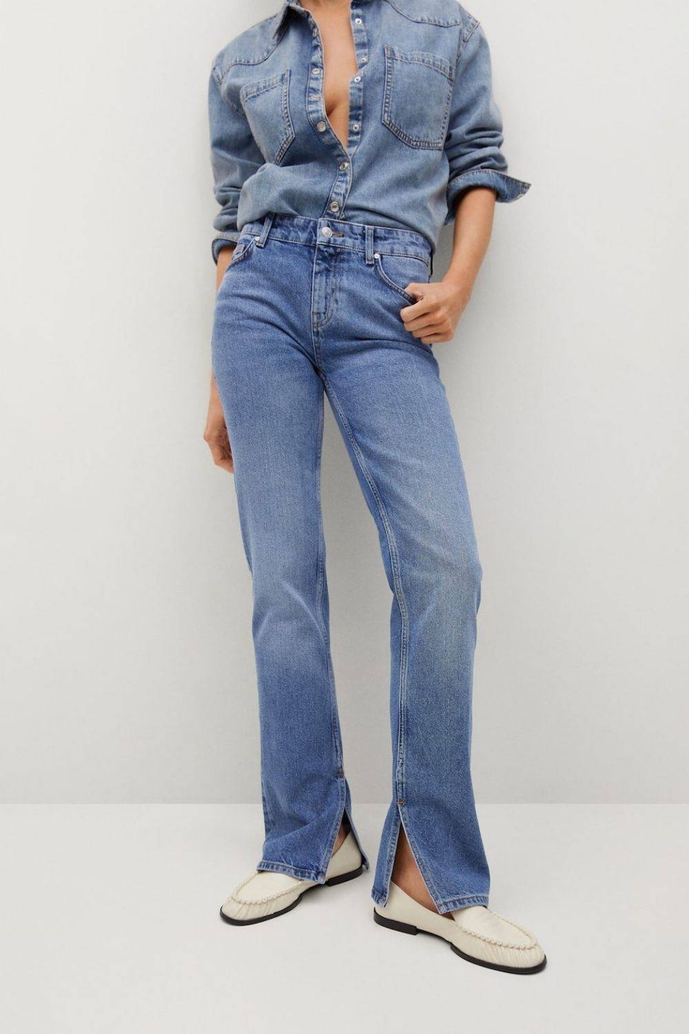 Jeans slim con aberturas