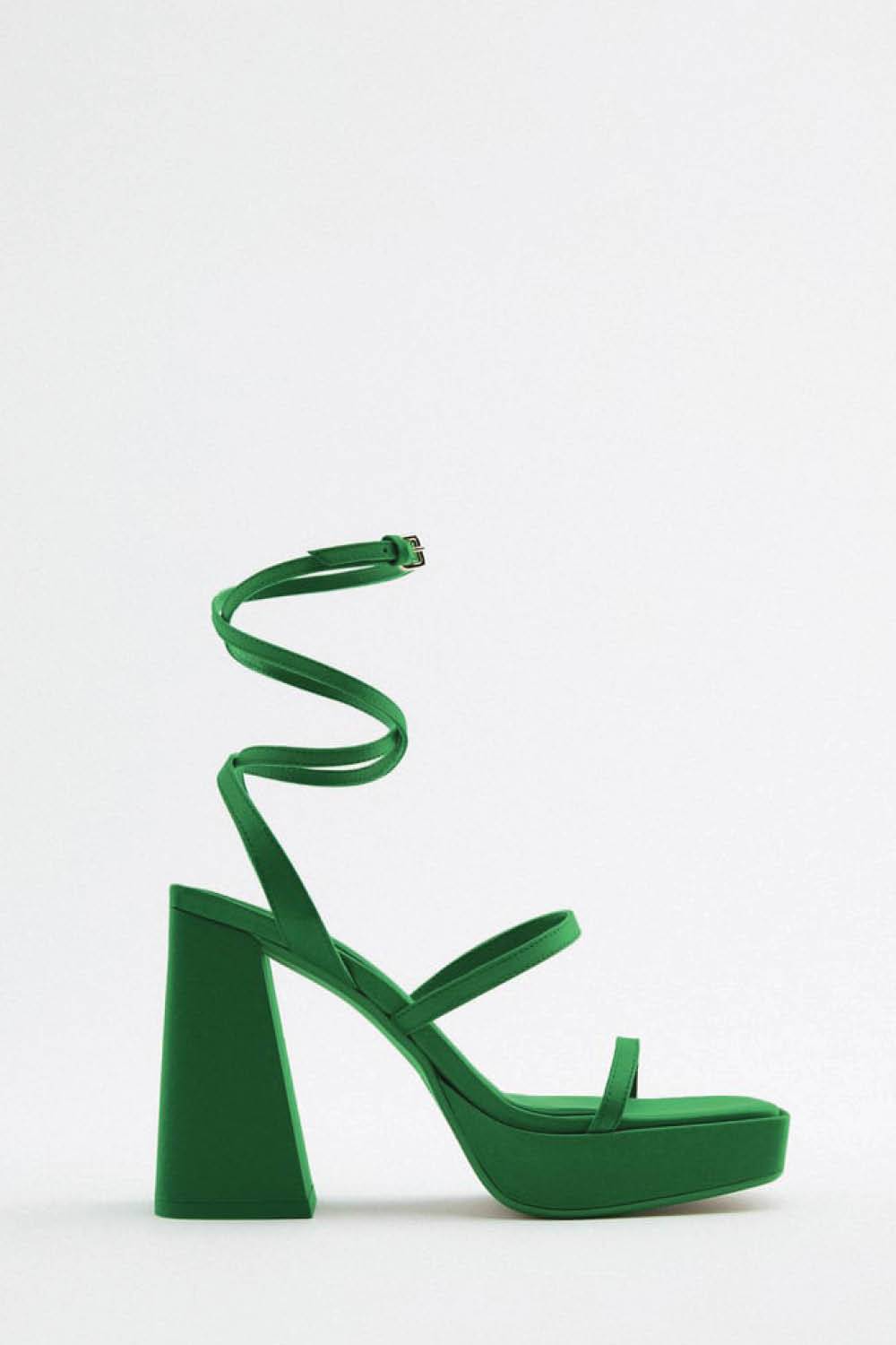 Sandalias verdes minimalistas