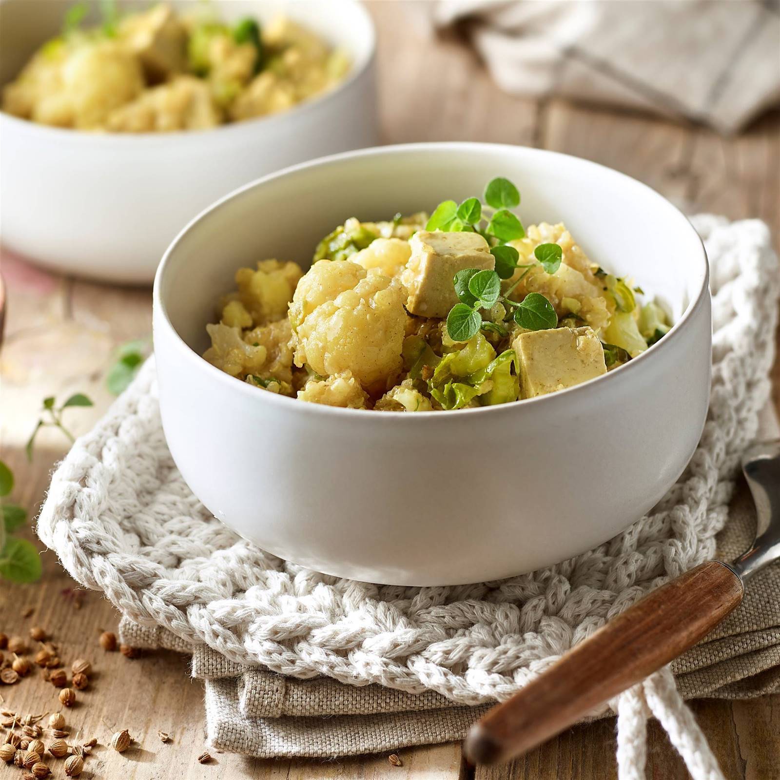 Quinoa con seitán y coliflor al curry