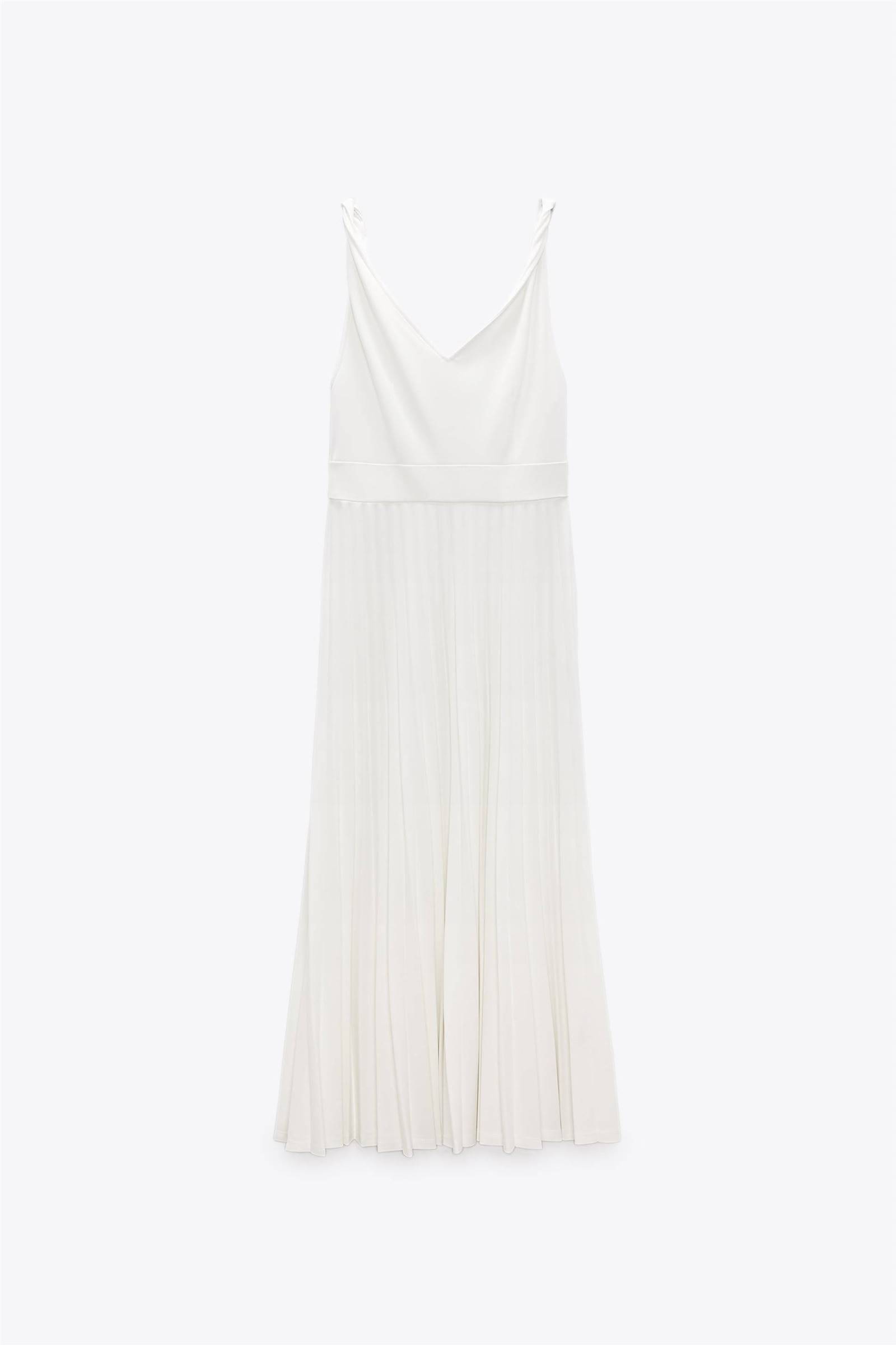 Vestido blanco plisado de Zara