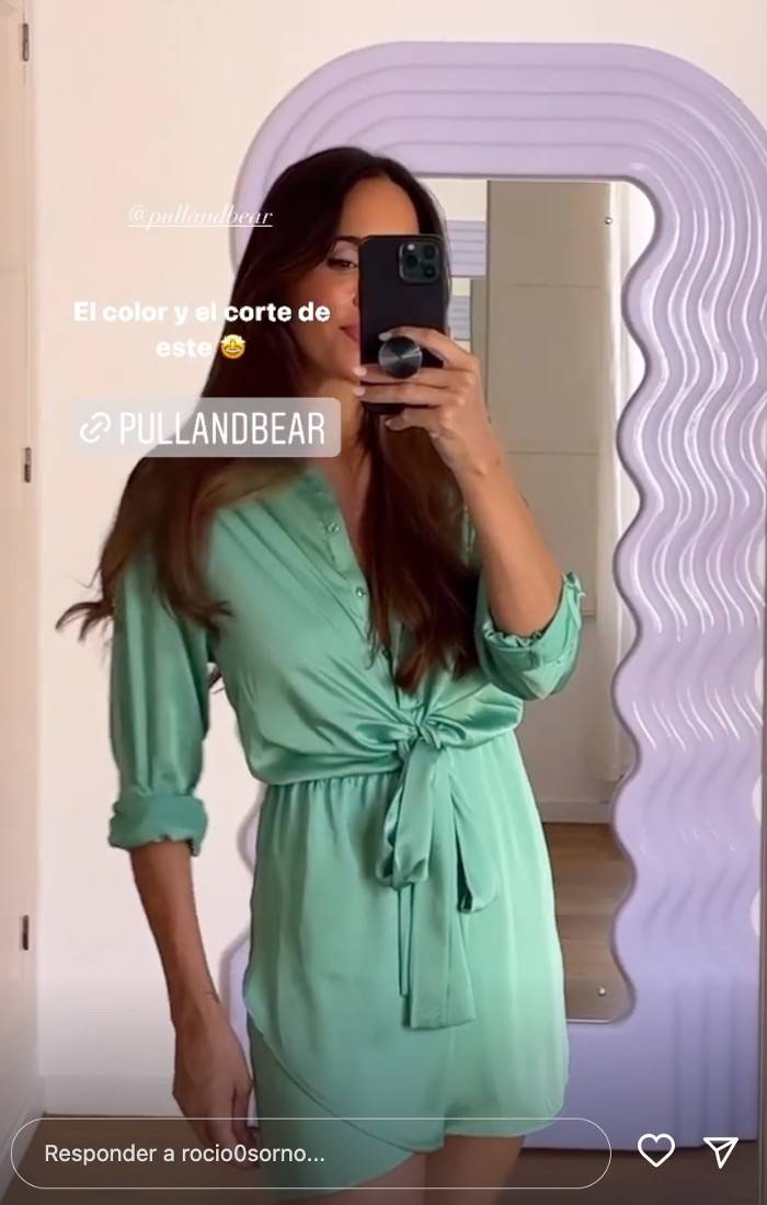 Rocío Osorno con vestido camisero