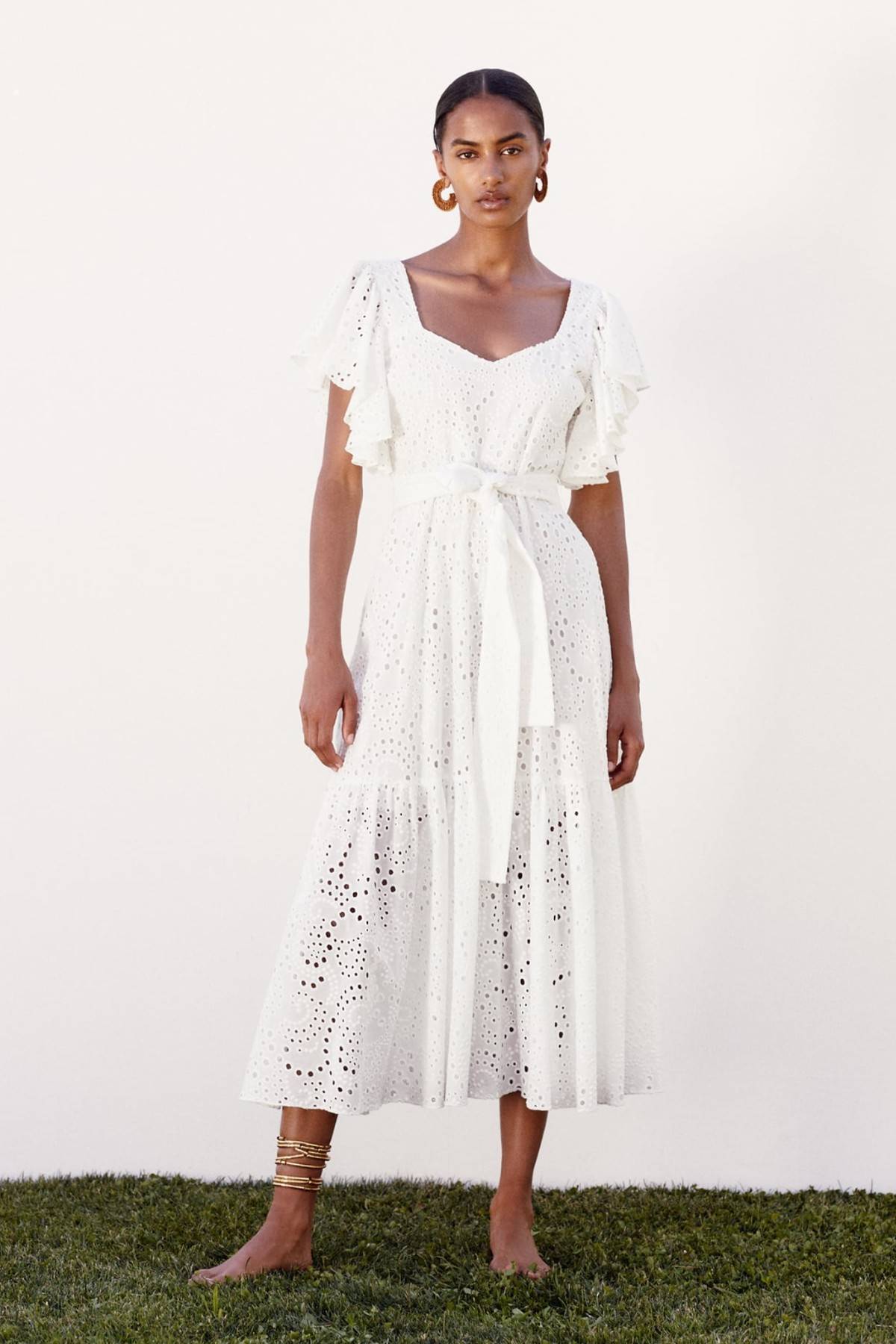 extraño Expulsar a Centímetro 5 vestidos blancos de Zara que agotarán las de 50 porque son fresquitos,  estilizan y se reinventan