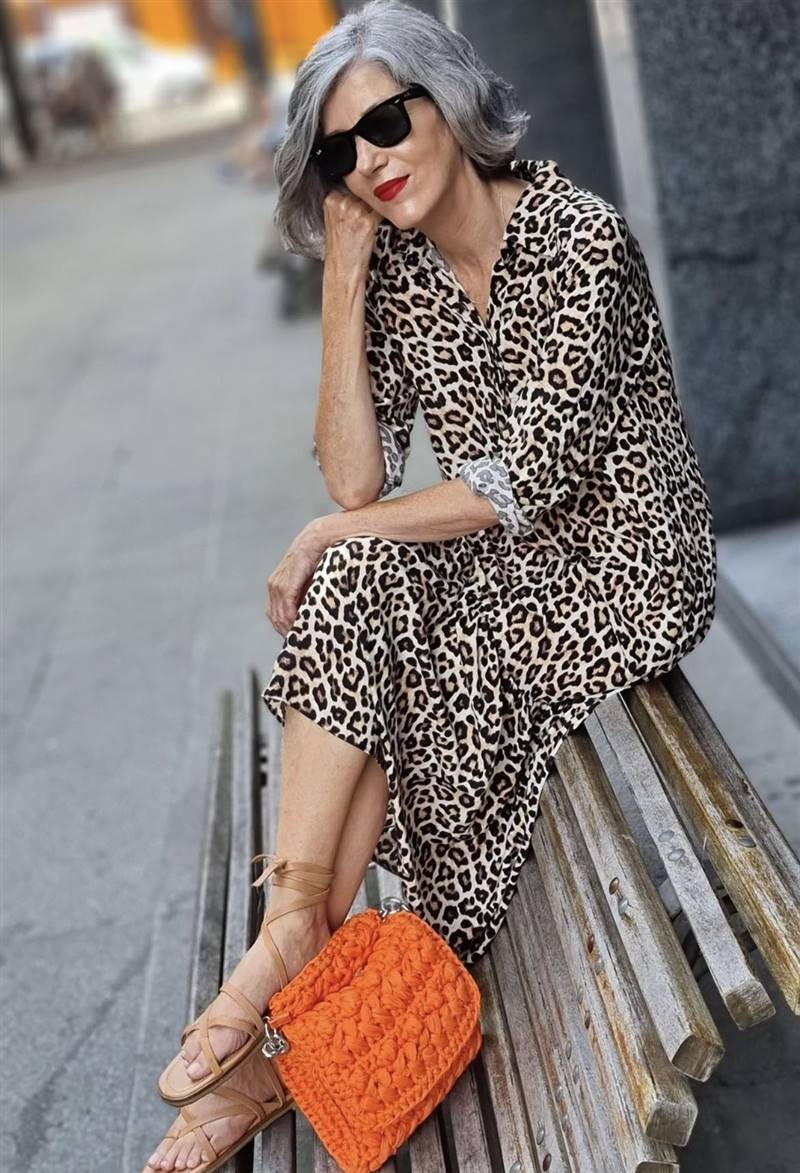 Carmen Gimeno con vestido camisero de H&M