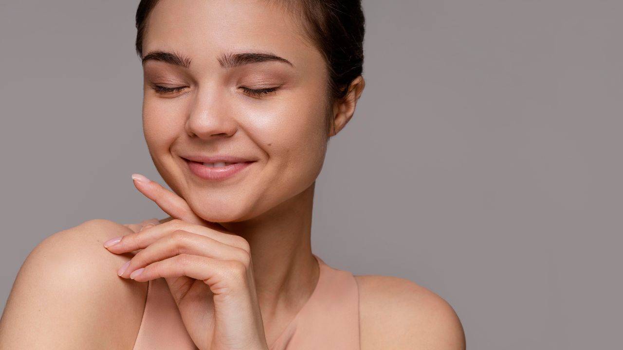 La rutina de belleza más sencilla recomendada por los expertos para cuidar la piel en verano