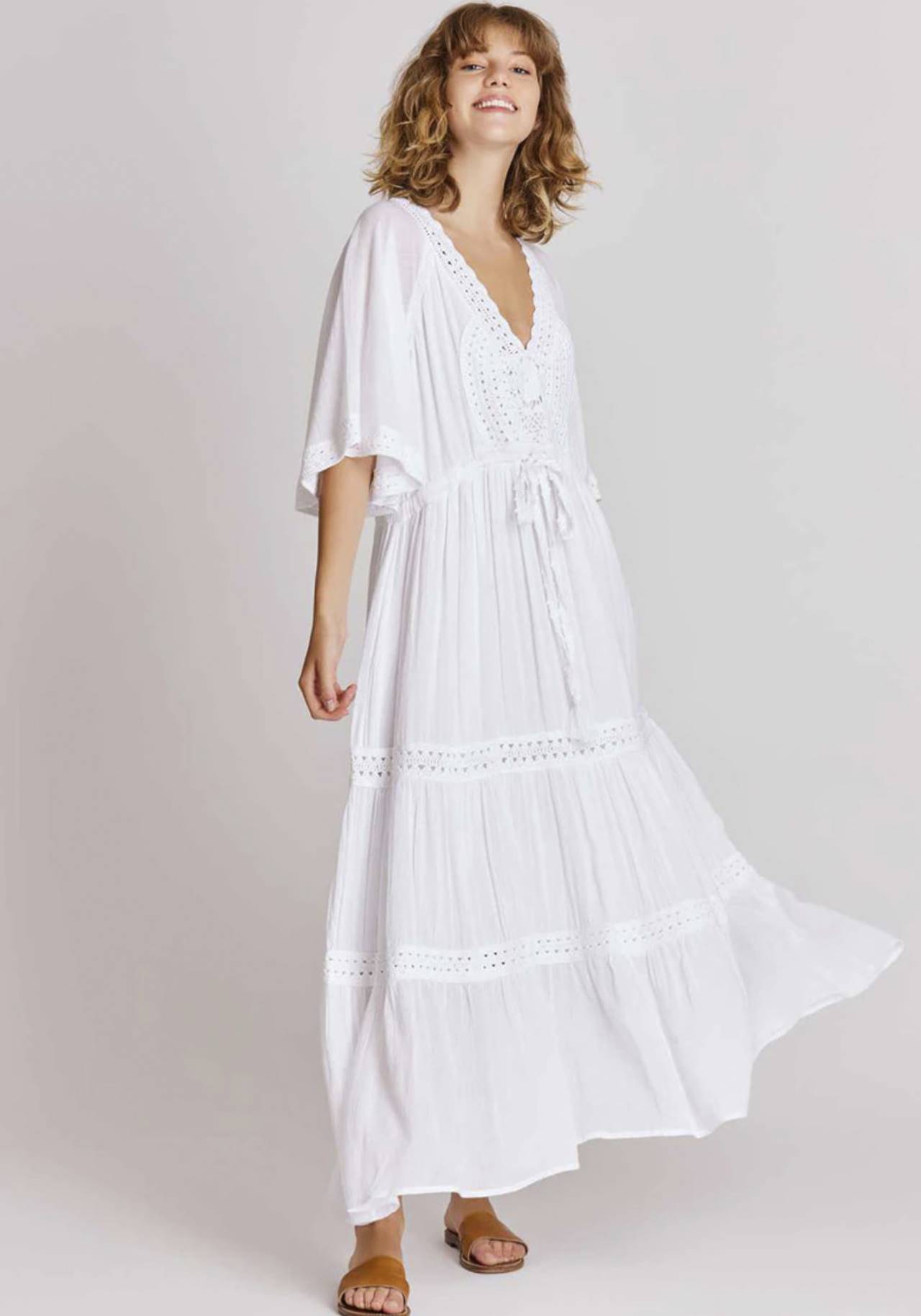 vestidos blancos rebajados El Inglés ideales para mujeres 50 años