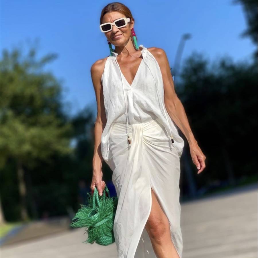 Las influencers +50 adoran la falda pareo de Zara de lino más fresquita, versátil y favorecedora