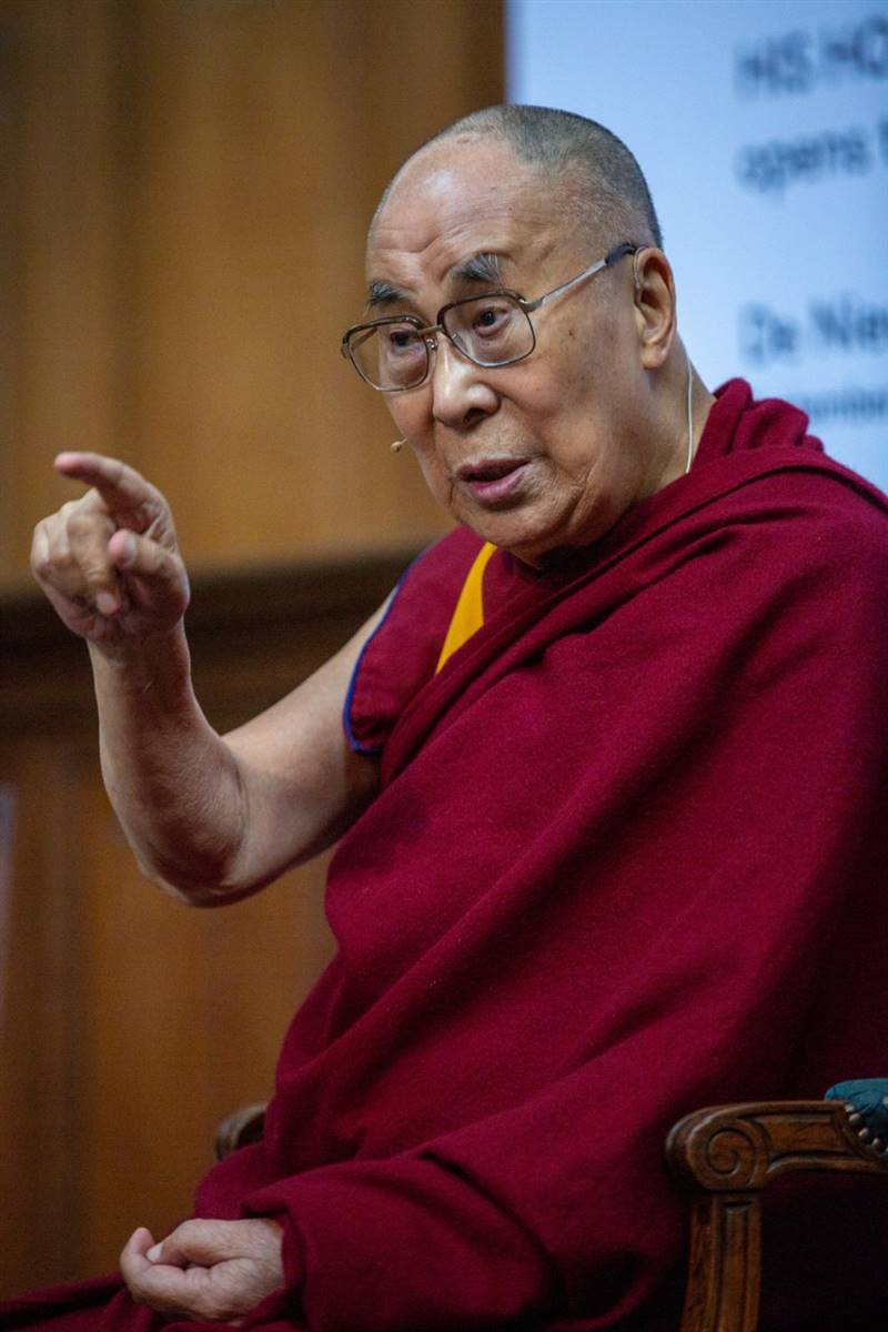 famosos que son cancer dalai lama
