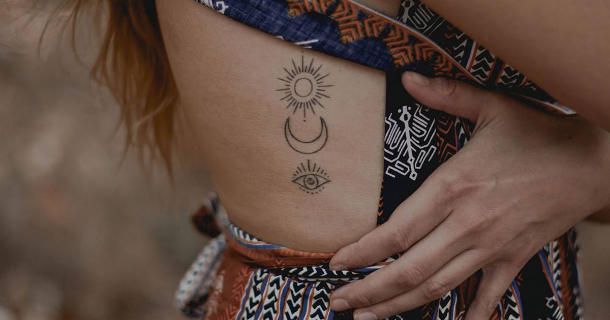 soporte Efectivamente Nublado 50 tatuajes pequeños de mujer: ideas de todos los estilos vistas en  Instagram