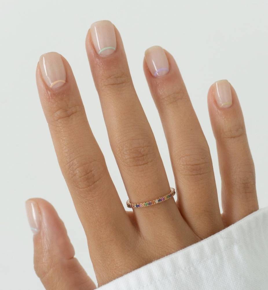 3 maneras de usar uñas acrílicas transparentes en otoño para rejuvenecer  las manos  Panorama