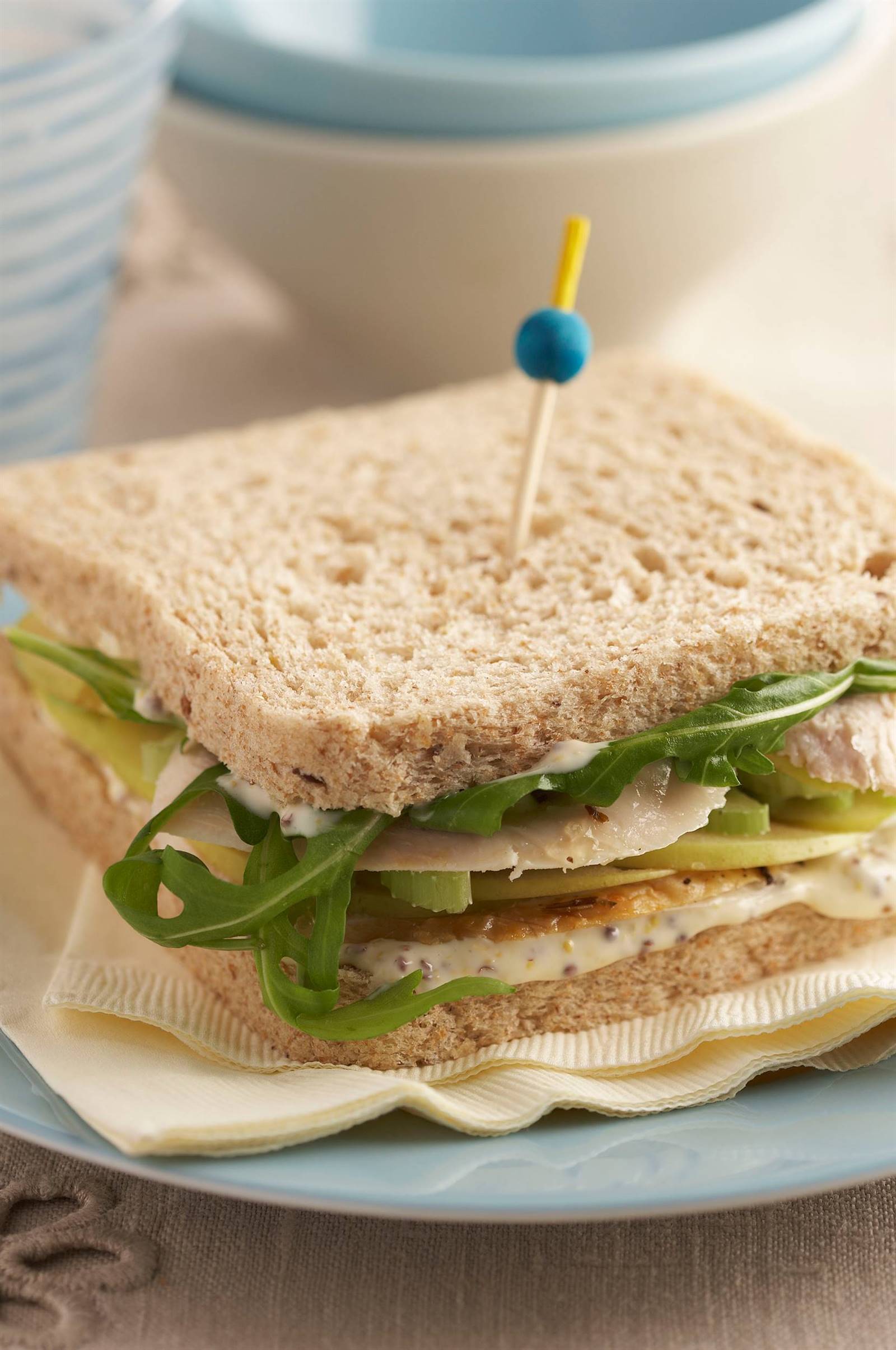 desayunos saludables sandwich pavo manzana rucula